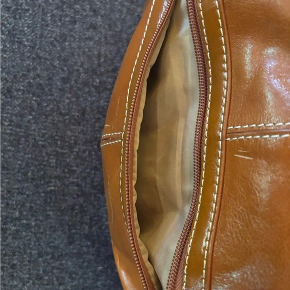 Giani Bernini’s Elegant Tan Leather Gently Used Handbag - Picture 10 of 11